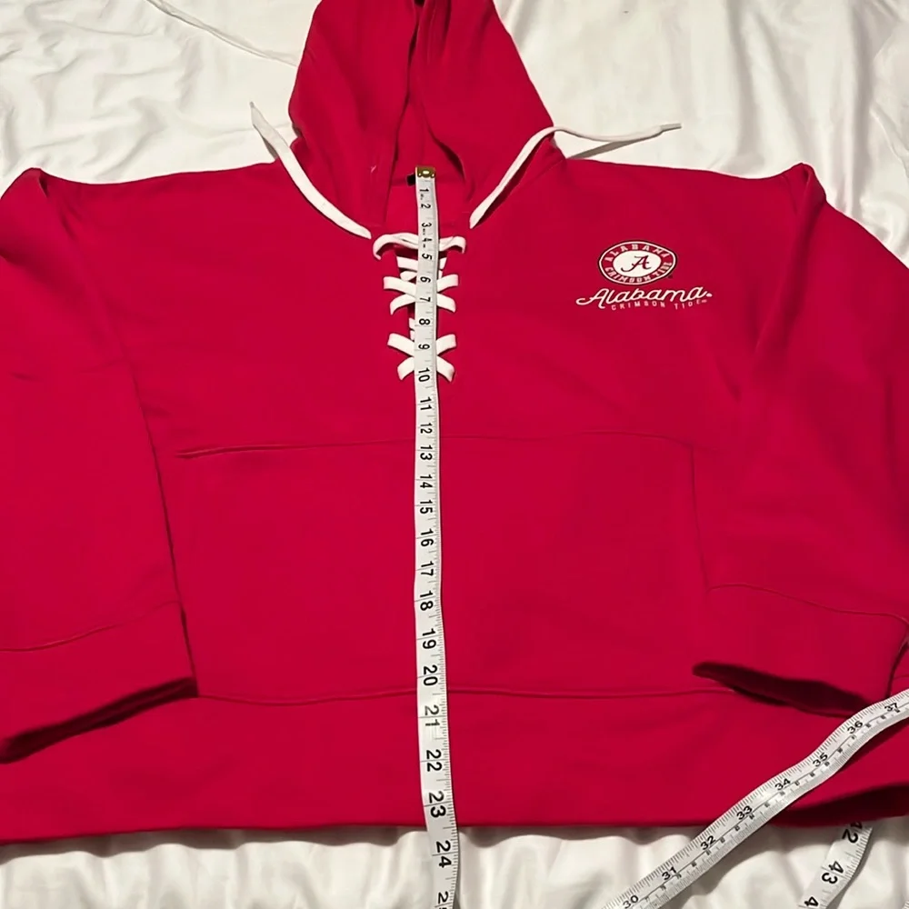 Champions athleticwear unisex Hoodie, Alabama Crimson Tide valued at $80. - Picture 3 of 9